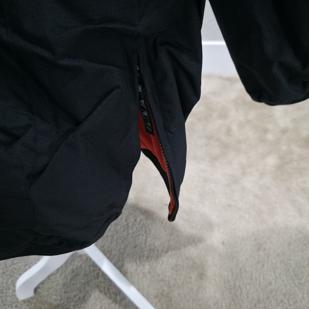 SF Giants Black And Orange Pullover With Side Zipper. - Picture 7 of 9